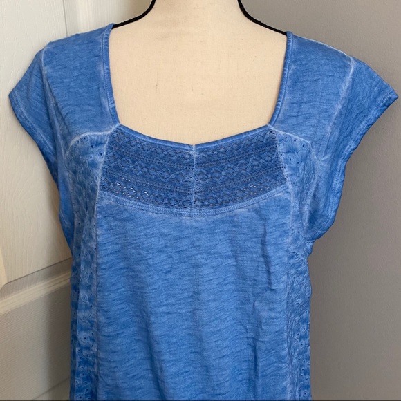 STYLE & CO Blue Space Dye Eyelet Detail Tee - Picture 3 of 9